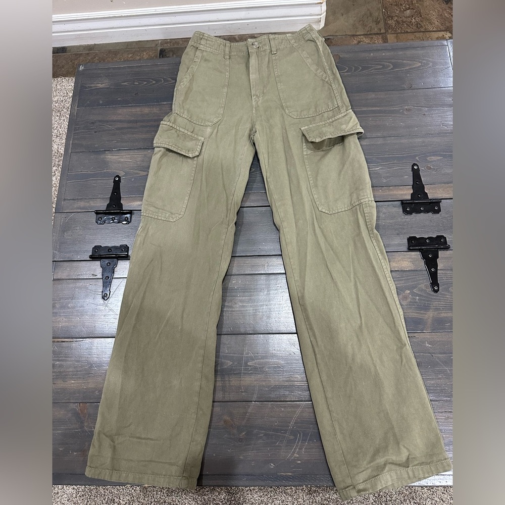 Zara Women’s Green Cargo Pants